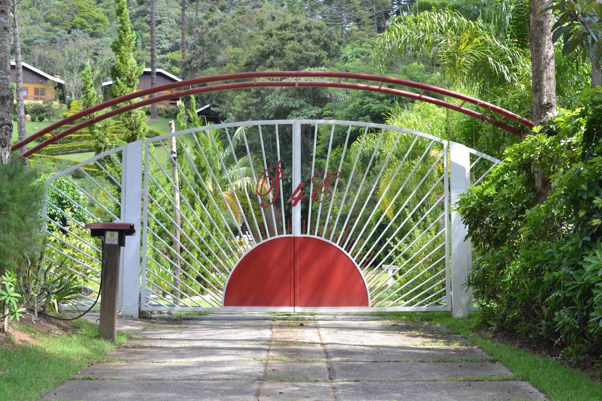 Pousada Quatro Estacoes Santo Antônio do Pinhal Екстериор снимка